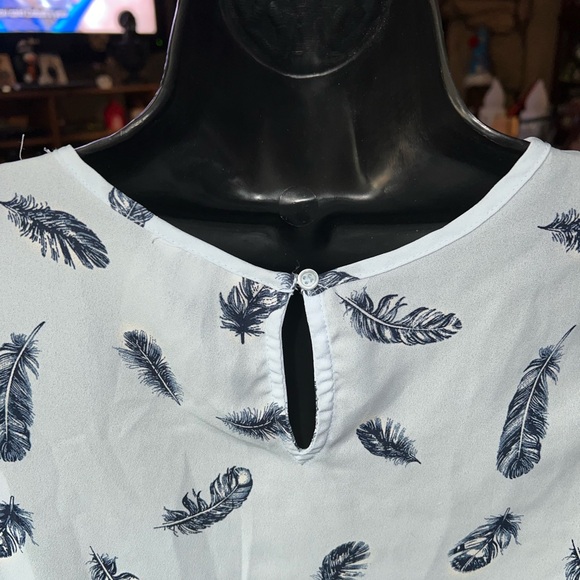 Candies Feather And Lace Tank Top - Picture 6 of 10